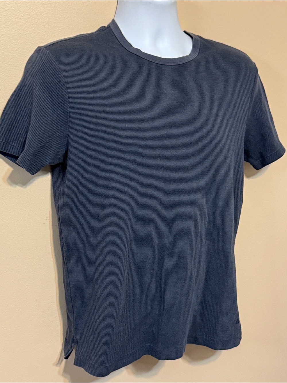 Banana Republic Men's Crew Short-Sleeve T-Shirt — Blue/Gray. Size Medium